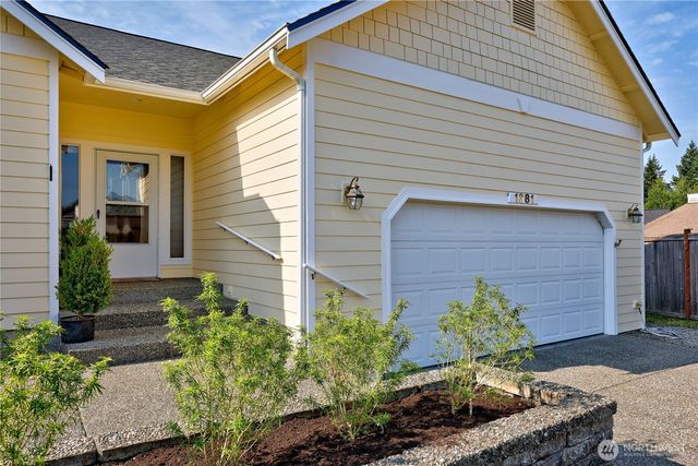 1381 NE Amber Court, Poulsbo, WA 98370