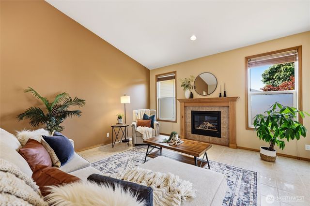 1381 NE Amber Court, Poulsbo, WA 98370