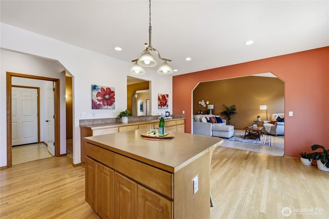 1381 NE Amber Court, Poulsbo, WA 98370