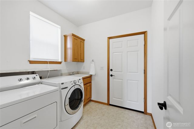 1381 NE Amber Court, Poulsbo, WA 98370