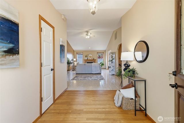 1381 NE Amber Court, Poulsbo, WA 98370