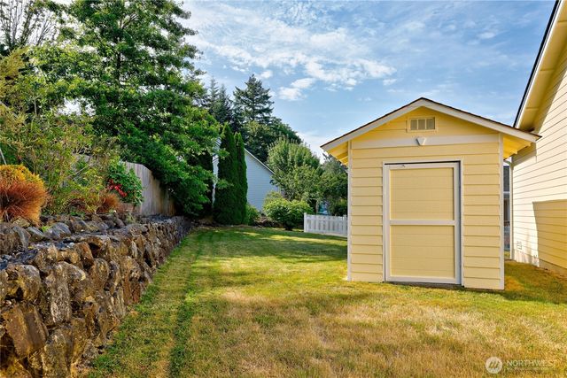 1381 NE Amber Court, Poulsbo, WA 98370