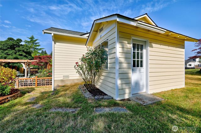 1381 NE Amber Court, Poulsbo, WA 98370