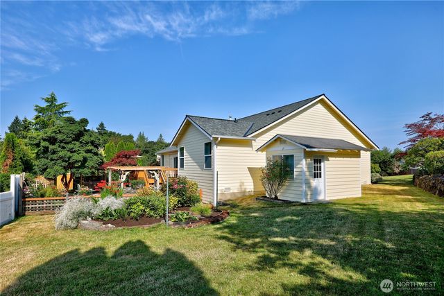 1381 NE Amber Court, Poulsbo, WA 98370