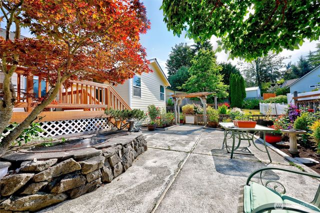 1381 NE Amber Court, Poulsbo, WA 98370