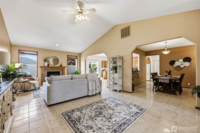 1381 NE Amber Court, Poulsbo, WA 98370