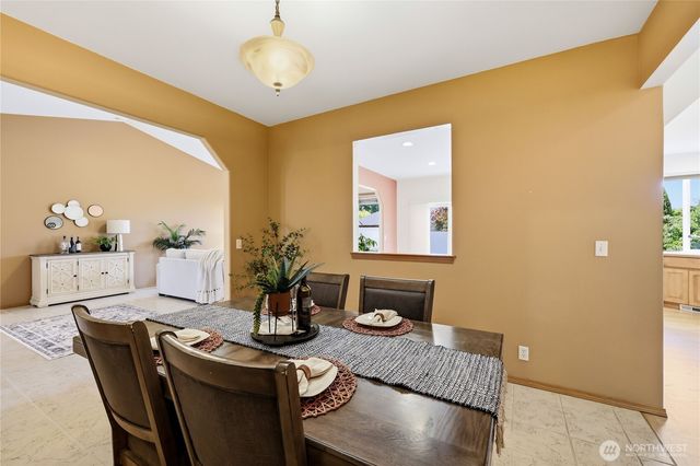 1381 NE Amber Court, Poulsbo, WA 98370