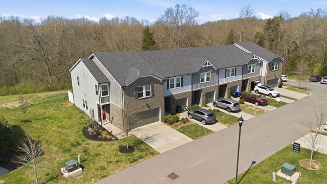 1013 McKee Ct, Columbia, TN 38401