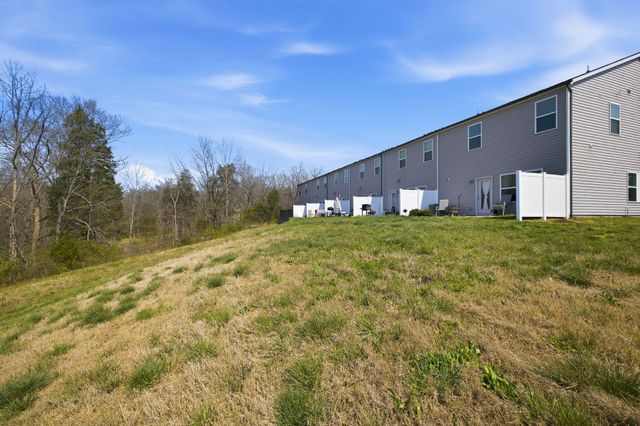 1013 McKee Ct, Columbia, TN 38401