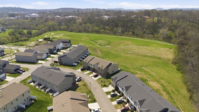 1013 McKee Ct, Columbia, TN 38401