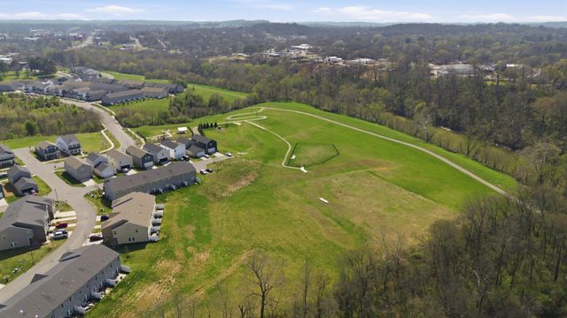 1013 McKee Ct, Columbia, TN 38401