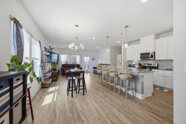 1013 McKee Ct, Columbia, TN 38401