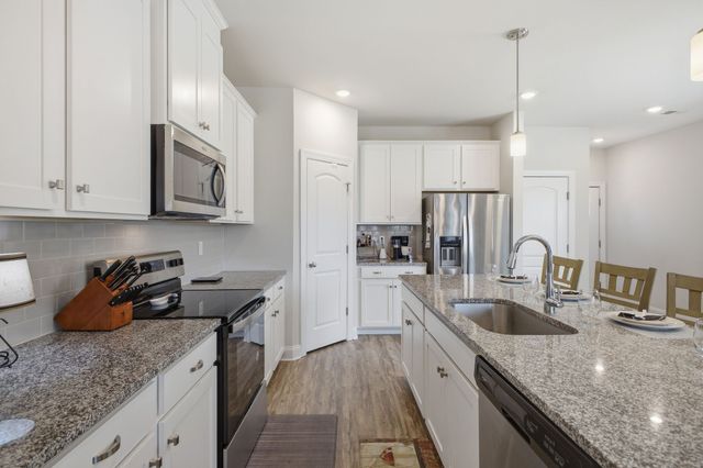 1013 McKee Ct, Columbia, TN 38401