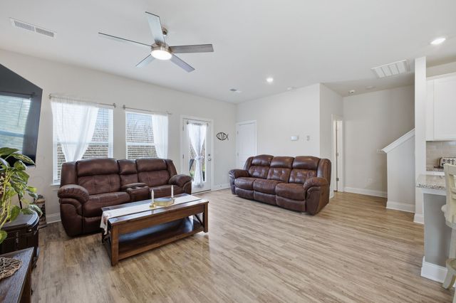 1013 McKee Ct, Columbia, TN 38401