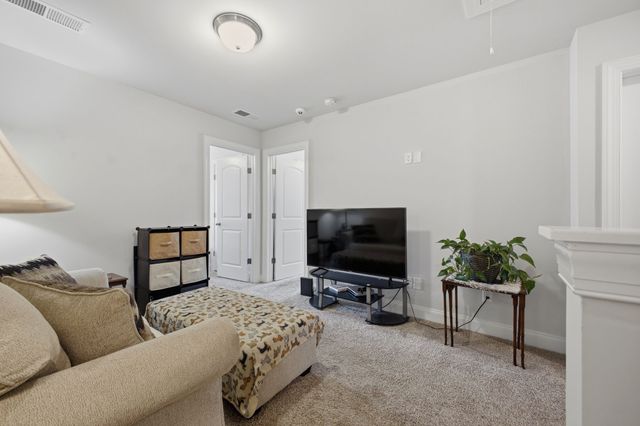 1013 McKee Ct, Columbia, TN 38401