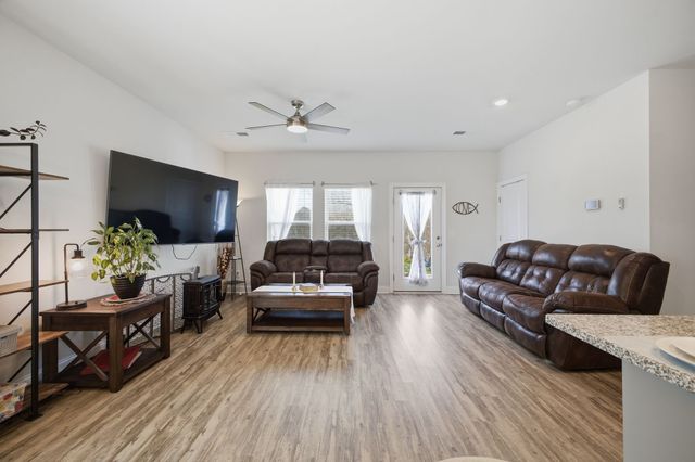 1013 McKee Ct, Columbia, TN 38401