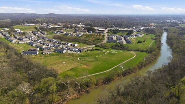 1013 McKee Ct, Columbia, TN 38401