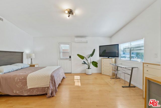 23777 Mulholland Highway 62, Calabasas, CA 91302