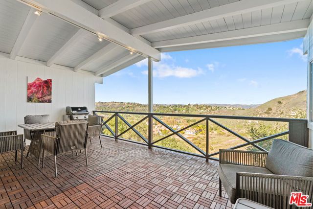 23777 Mulholland Highway 62, Calabasas, CA 91302