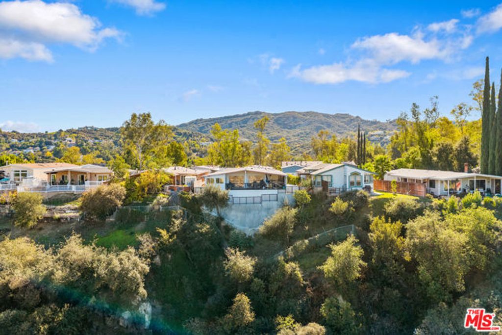 23777 Mulholland Highway 62, Calabasas, CA 91302