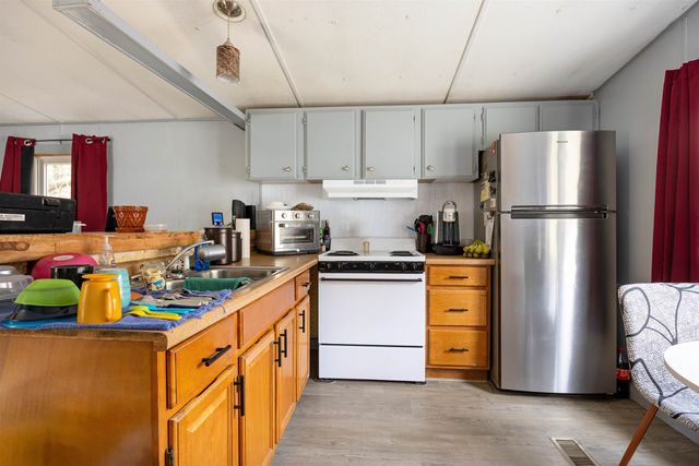 141 Oak Street, St. Johnsbury, VT 05819