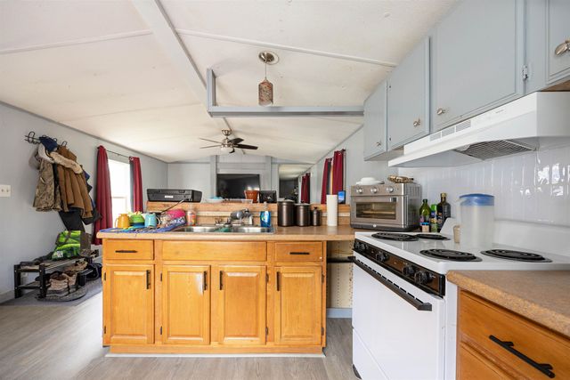 141 Oak Street, St. Johnsbury, VT 05819
