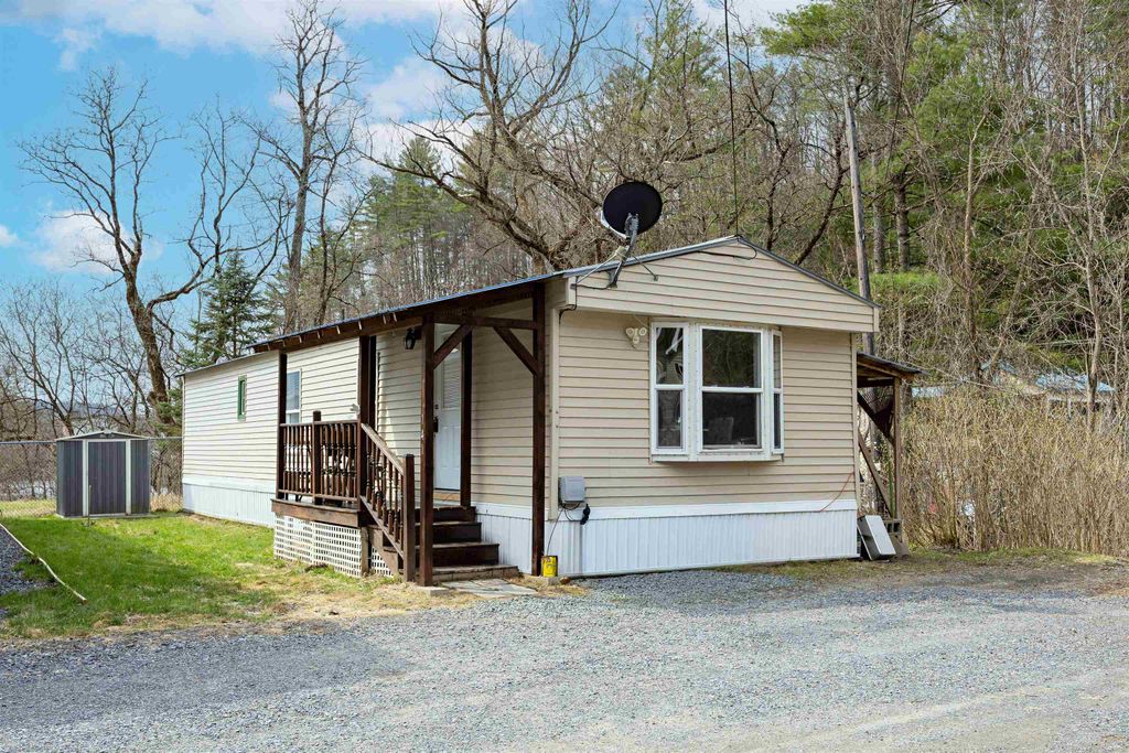 141 Oak Street, St. Johnsbury, VT 05819