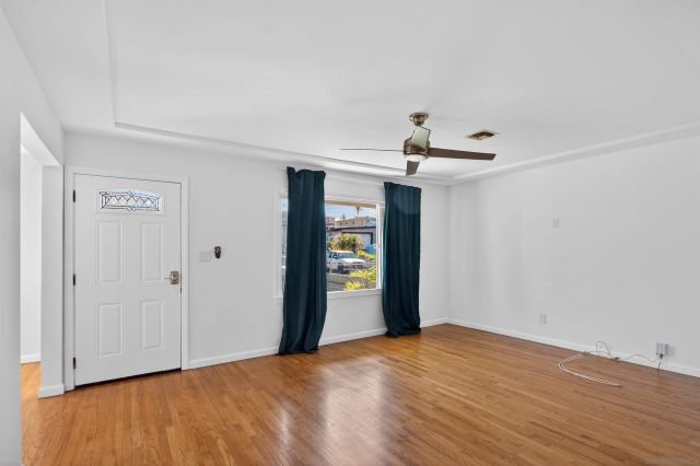 5442 San Onofre Ter, San Diego, CA 92114