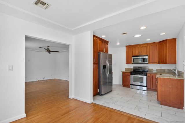 5442 San Onofre Ter, San Diego, CA 92114