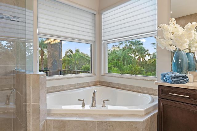 7795 Eden Ridge Way, Palm Beach Gardens, FL 33412