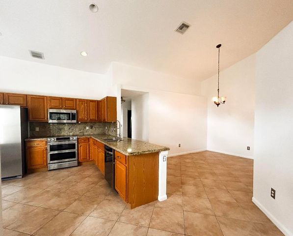 10638 Lake Shore Drive, Wellington, FL 33414