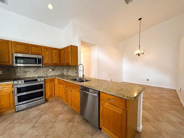 10638 Lake Shore Drive, Wellington, FL 33414