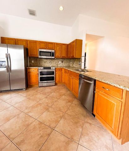 10638 Lake Shore Drive, Wellington, FL 33414