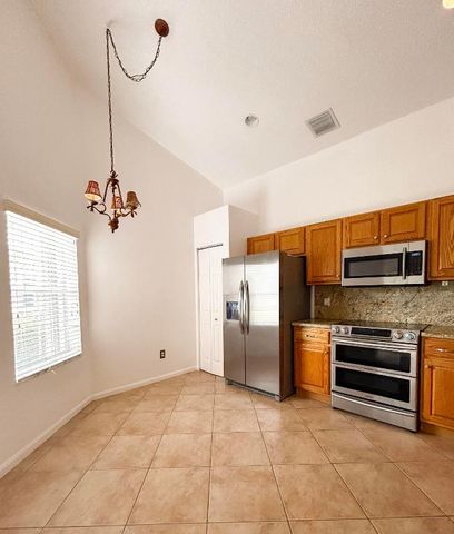 10638 Lake Shore Drive, Wellington, FL 33414