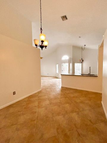 10638 Lake Shore Drive, Wellington, FL 33414