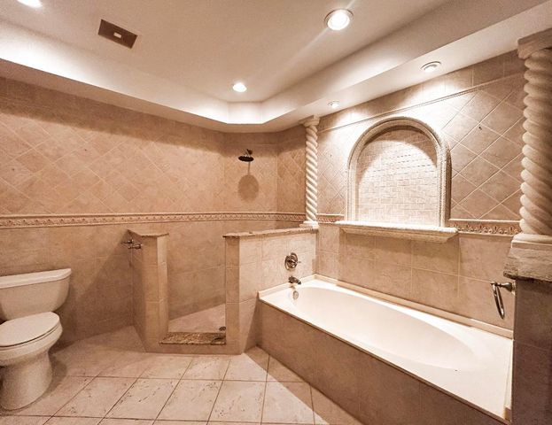 10638 Lake Shore Drive, Wellington, FL 33414