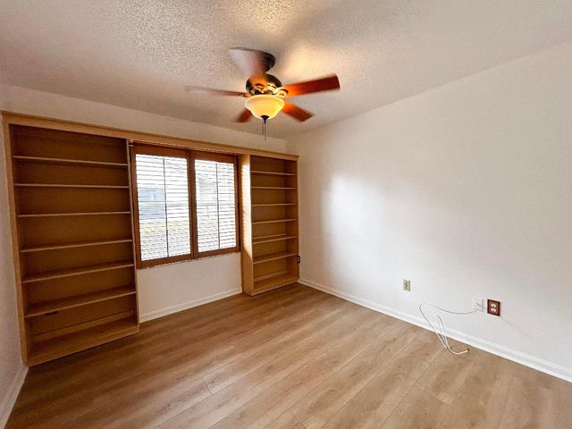 10638 Lake Shore Drive, Wellington, FL 33414