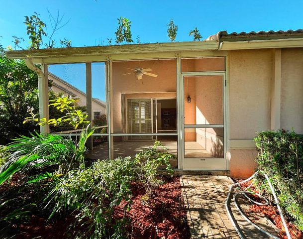 10638 Lake Shore Drive, Wellington, FL 33414