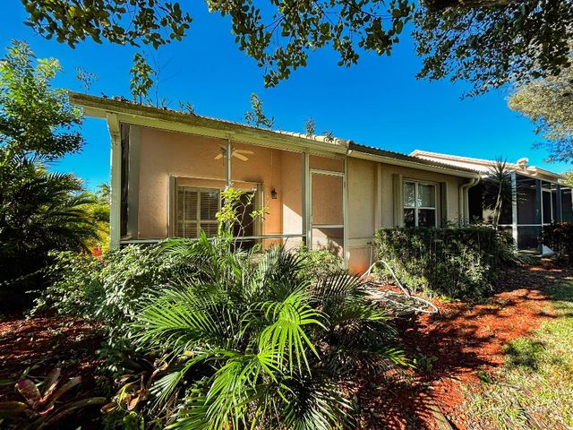 10638 Lake Shore Drive, Wellington, FL 33414