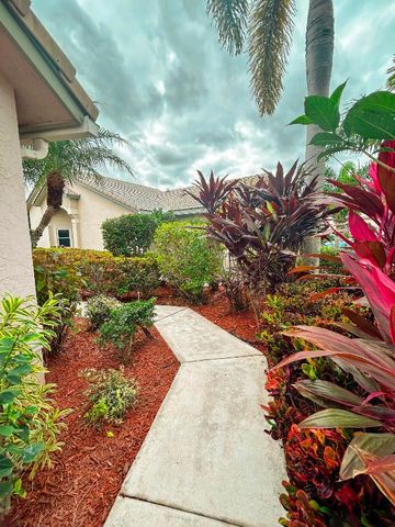 10638 Lake Shore Drive, Wellington, FL 33414