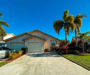 10638 Lake Shore Drive, Wellington, FL 33414