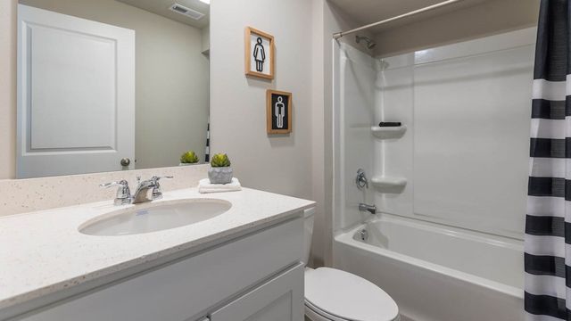 2372 SE Billings Place, West Des Moines, IA 50265