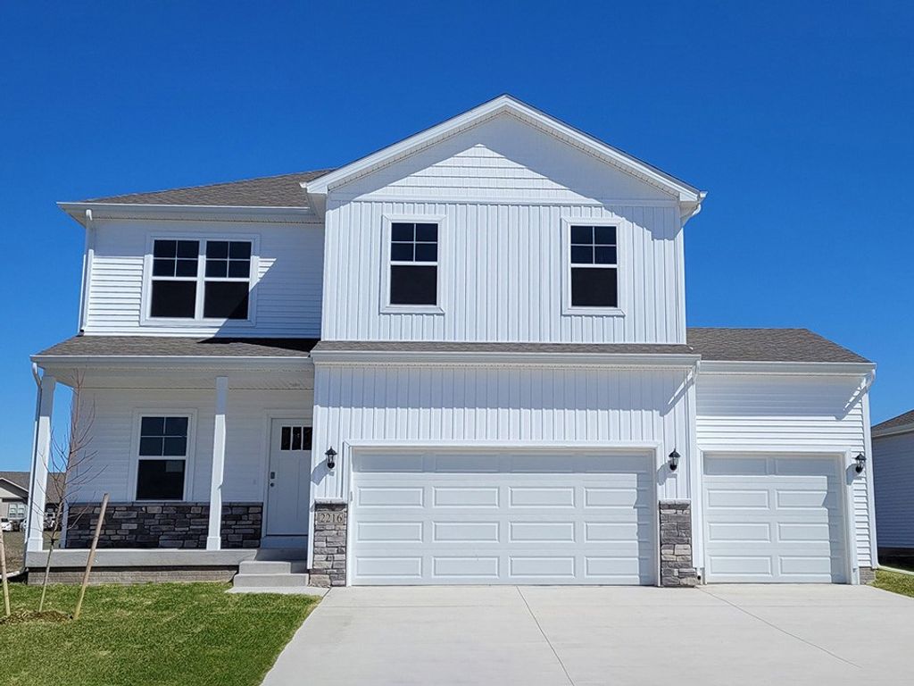 2372 SE Billings Place, West Des Moines, IA 50265