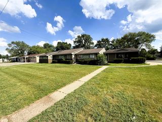 5685 Highland Road, Waterford, MI 48327
