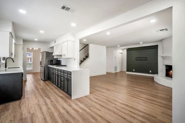 8207 Langdon Lane, Houston, TX 77036