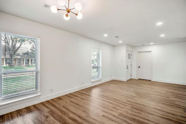 8207 Langdon Lane, Houston, TX 77036