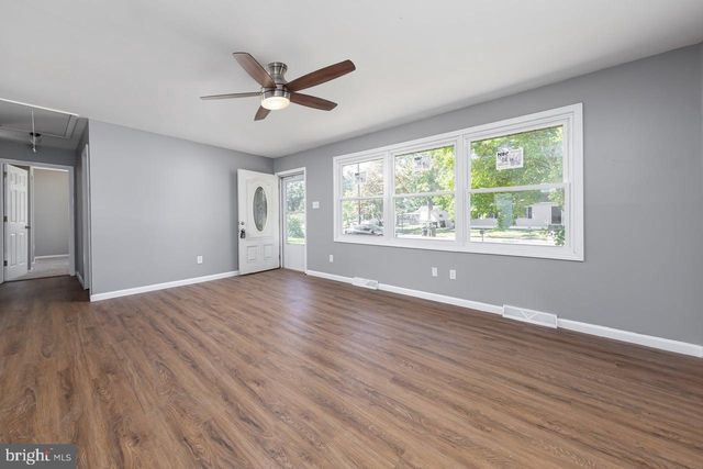 10 NARCISSUS RD, Pennsville, NJ 08070
