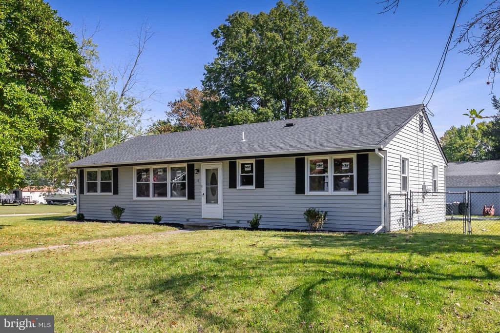 10 NARCISSUS RD, Pennsville, NJ 08070