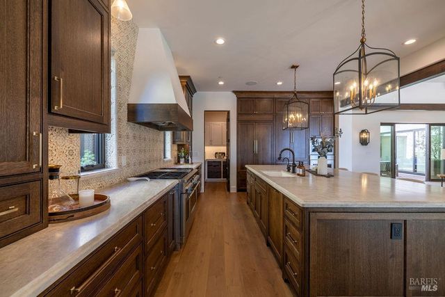 3981 Parker Hill Rd, Santa Rosa, CA 95404