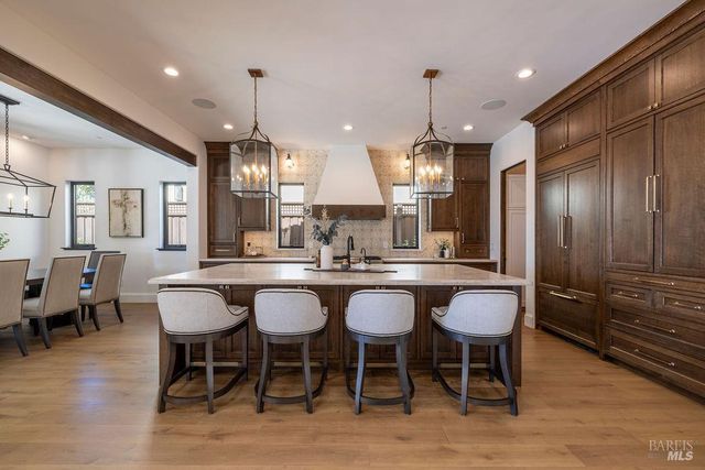 3981 Parker Hill Rd, Santa Rosa, CA 95404